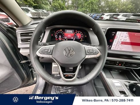 Used 2024 Volkswagen Atlas Peak Edition SEL AWD/4WD image 8