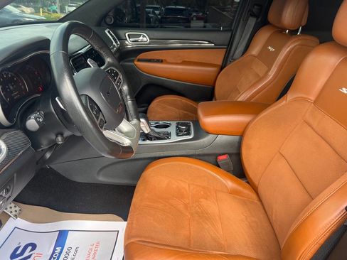 Used 2020 Jeep Grand Cherokee SRT image 8