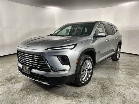 Certified 2026 Buick Enclave Preferred w/ Power Package image 4