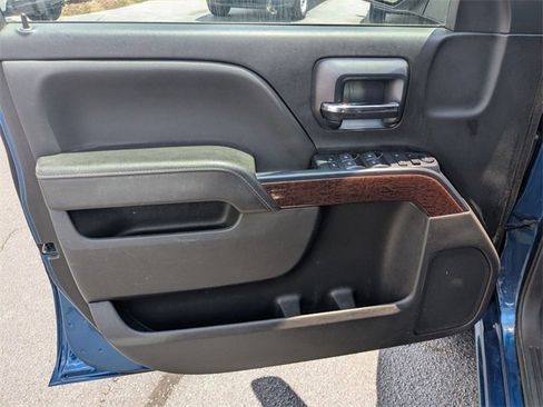 Used 2018 GMC Sierra 1500 SLE image 12