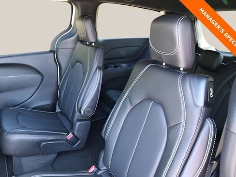 New 2026 Chrysler Pacifica Select image 15