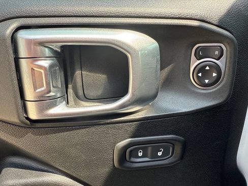 Used 2020 Jeep Wrangler Unlimited Sport S AWD/4WD image 91