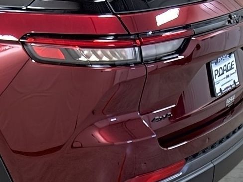 New 2026 Jeep Grand Cherokee Limited w/ Limited Altitude Package AWD/4WD image 10