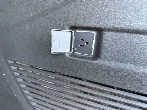 Used 2024 Chevrolet Suburban RST image 12