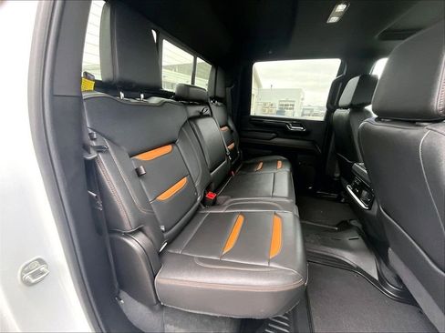 Used 2024 GMC Sierra 2500 AT4 w/ AT4 Premium Plus Package image 16