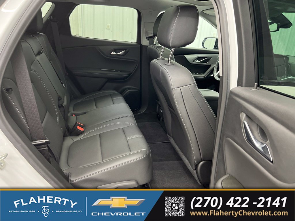 Used 2025 Chevrolet Blazer LT w/ Midnight/Sport Edition FWD image 13