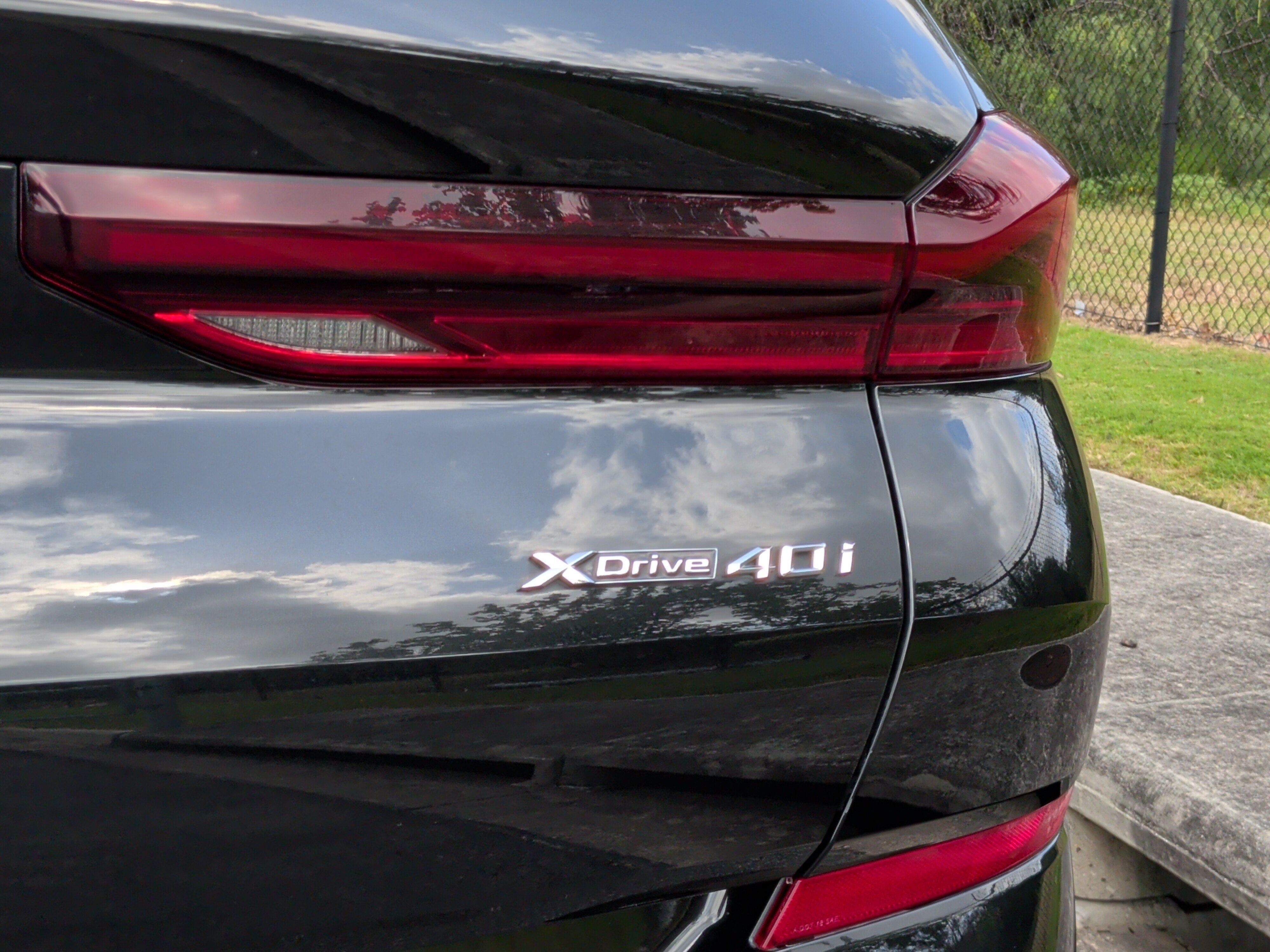 Certified 2024 BMW X6 xDrive40i w/ M Sport Professional Package AWD/4WD image 11