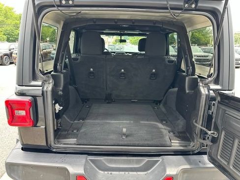 Used 2019 Jeep Wrangler Unlimited Sahara w/ Cold Weather Group AWD/4WD image 17