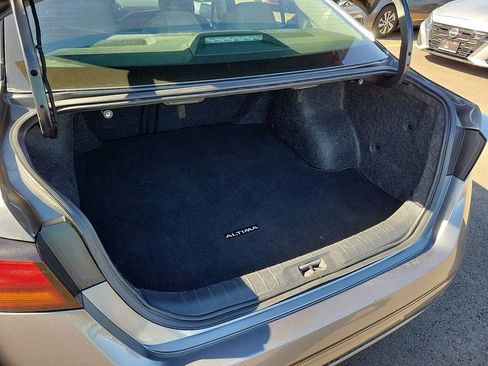 Used 2023 Nissan Altima 2.5 SV image 6