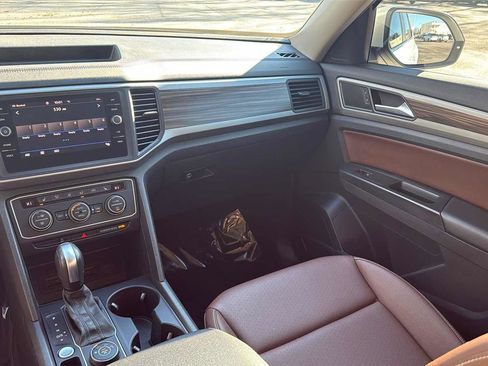 Used 2021 Volkswagen Atlas SE w/ Panoramic Sunroof Package image 14