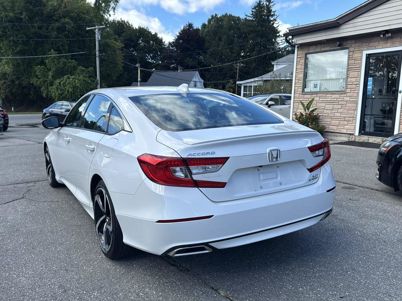 Used 2019 Honda Accord Sport image 11
