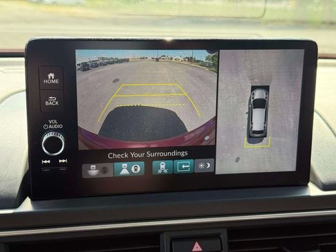 Used 2025 Honda Pilot Black Edition image 31