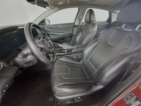 Used 2024 Hyundai Elantra Limited FWD image 5