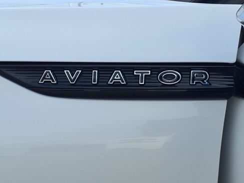 Used 2025 Lincoln Aviator Black Label w/ Jet Appearance Package AWD/4WD image 30