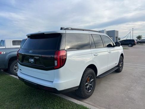 Used 2025 Ford Expedition Tremor AWD/4WD image 4