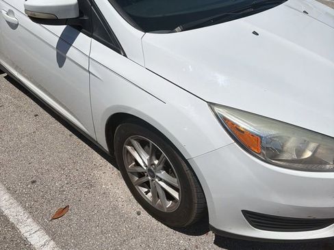 Used 2016 Ford Focus SE FWD image 1