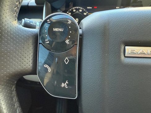 Used 2019 Land Rover Range Rover Sport SE image 35