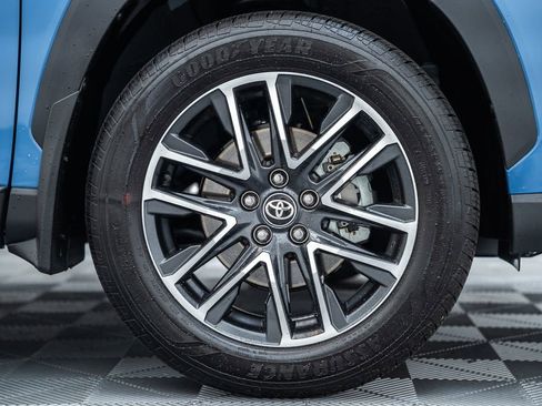 Certified 2026 Toyota Corolla Cross XLE w/ Convenience Package AWD/4WD image 19