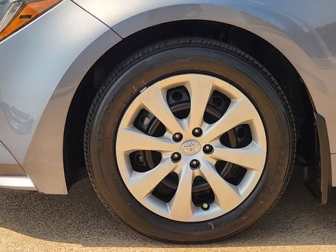 Used 2025 Toyota Corolla LE FWD image 8