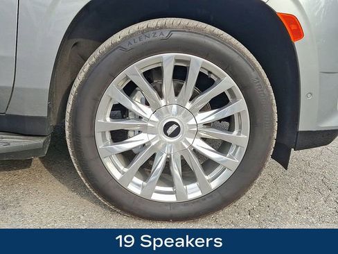 Used 2024 Cadillac Escalade ESV Premium Luxury image 11