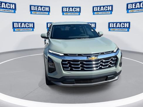 Used 2026 Chevrolet Equinox LT FWD image 3