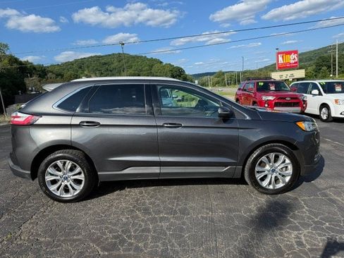 Used 2020 Ford Edge Titanium AWD/4WD image 2