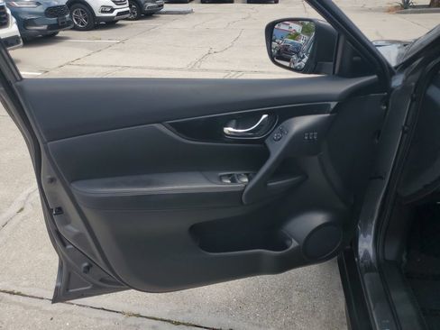 Used 2019 Nissan Rogue SL w/ Premium Package FWD image 27