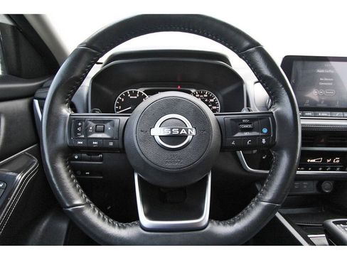 Used 2024 Nissan Rogue SV w/ SV Premium Package image 14