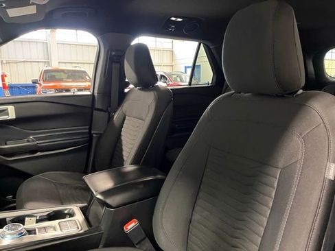 Used 2020 Ford Explorer XLT image 23