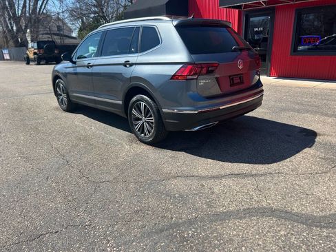 Used 2018 Volkswagen Tiguan SEL w/ 3rd Row Seat Package image 17