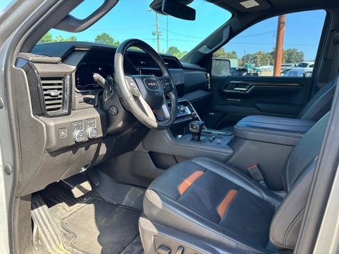 Used 2023 GMC Sierra 1500 AT4 w/ AT4 Preferred Package AWD/4WD image 10