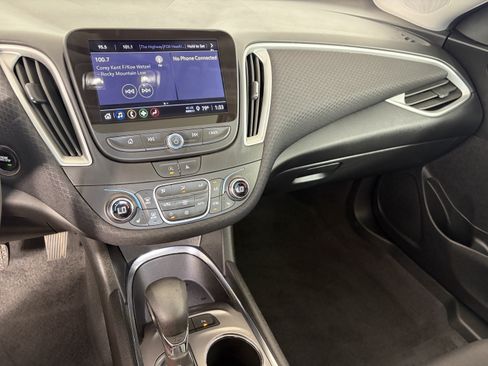 Used 2024 Chevrolet Malibu LT FWD image 4