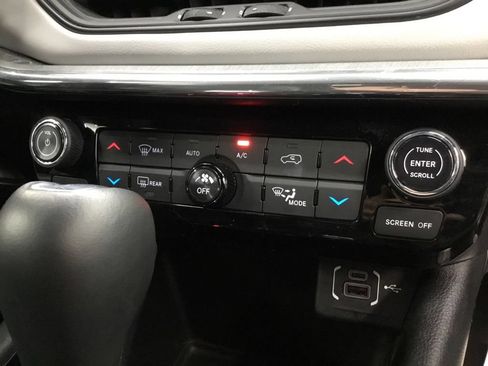 Used 2023 Jeep Compass Limited AWD/4WD image 28
