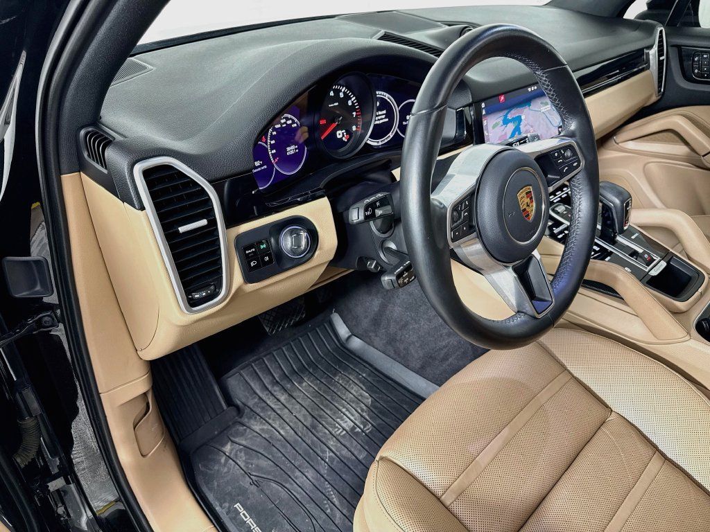 Used 2021 Porsche Cayenne AWD/4WD image 9
