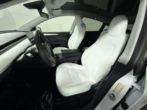 Used 2023 Tesla Model Y Long Range image 13