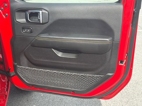 Used 2025 Jeep Wrangler Unlimited Sahara w/ Safety Group image 14