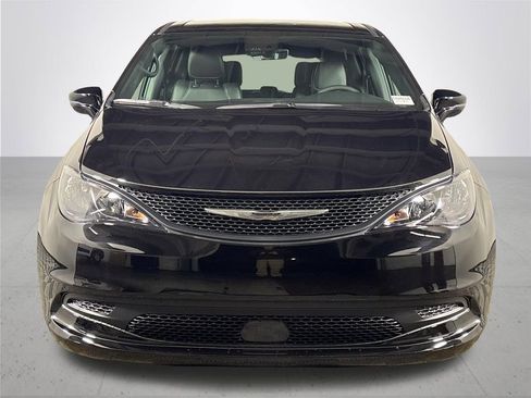 New 2026 Chrysler Voyager LX FWD image 3