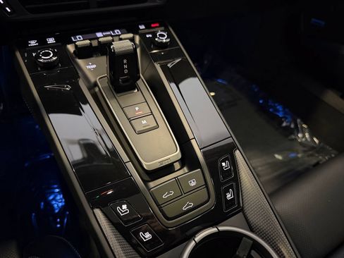 Certified 2025 Porsche 911 Carrera RWD image 18