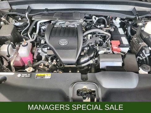 Used 2025 Toyota Grand Highlander AWD image 26