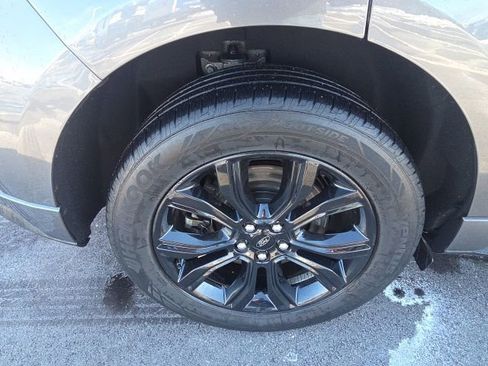 Used 2022 Ford Edge SE w/ Black Appearance Package AWD/4WD image 8