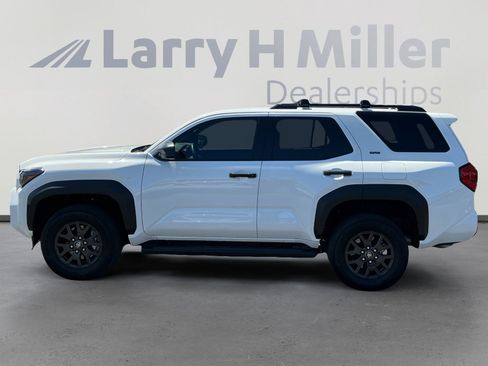 Used 2025 Toyota 4Runner SR5 image 2