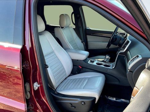 Used 2018 Jeep Grand Cherokee Limited AWD/4WD image 8