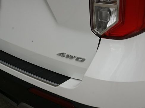 Used 2023 Ford Explorer Platinum w/ Technology Package image 10