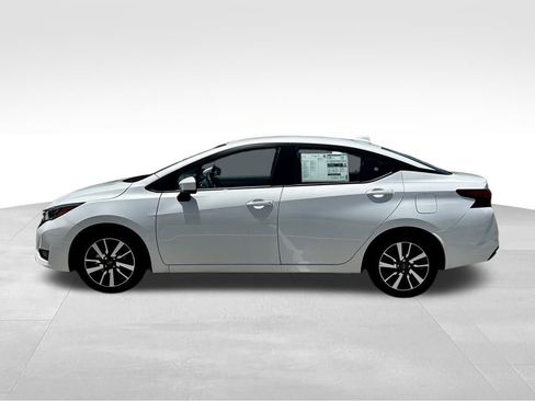 New 2025 Nissan Versa SV image 3