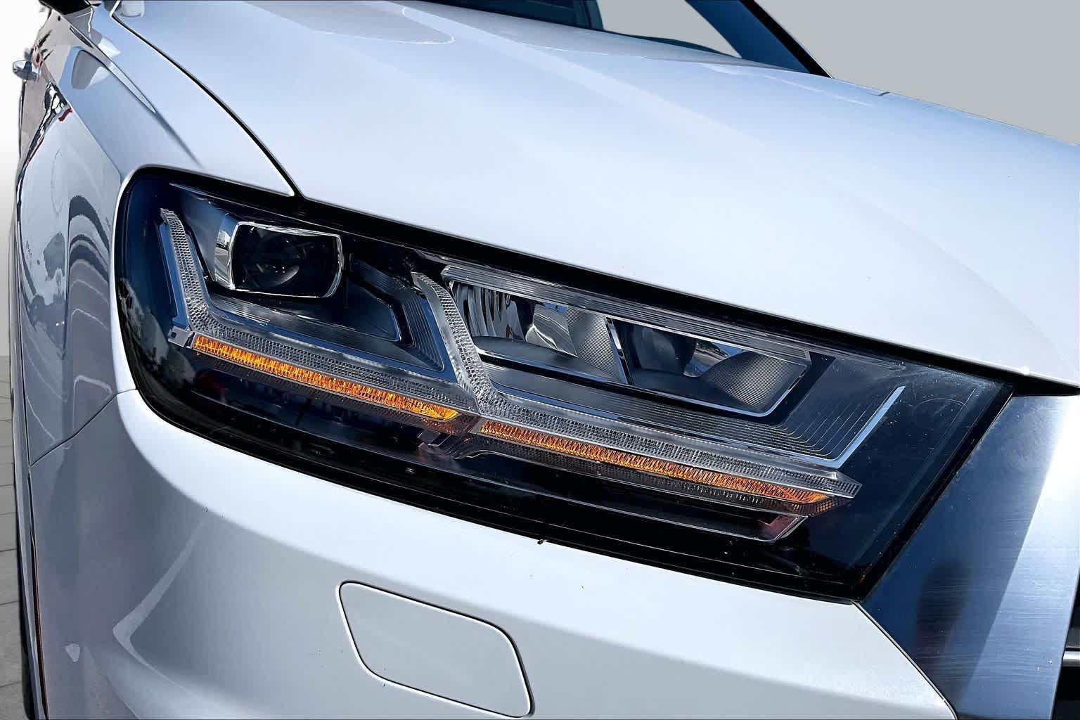 Used 2018 Audi Q7 3.0T Prestige AWD/4WD image 28