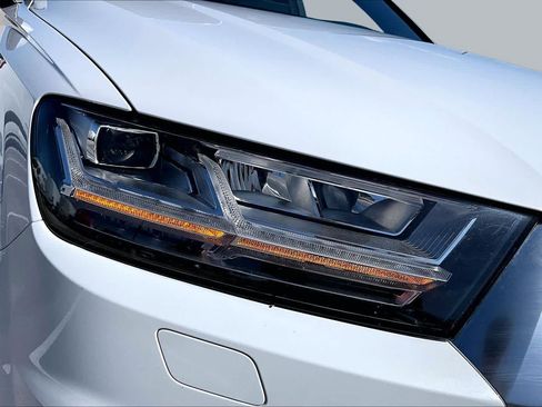 Used 2018 Audi Q7 3.0T Prestige AWD/4WD image 28