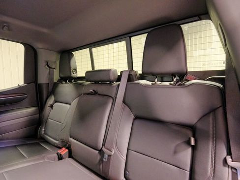 Used 2023 GMC Sierra 1500 SLT w/ SLT Premium Plus Package image 33