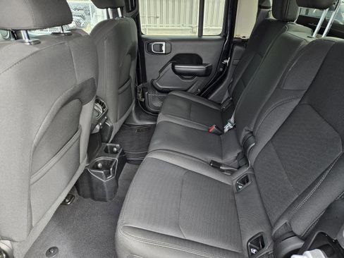 Certified 2020 Jeep Gladiator Sport w/ Quick Order Package 24S image 25