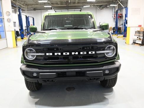 Used 2022 Ford Bronco Outer Banks image 2