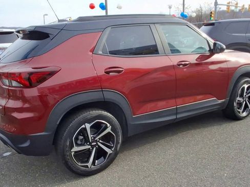 Certified 2023 Chevrolet TrailBlazer RS w/ Sun and Liftgate Package image 8